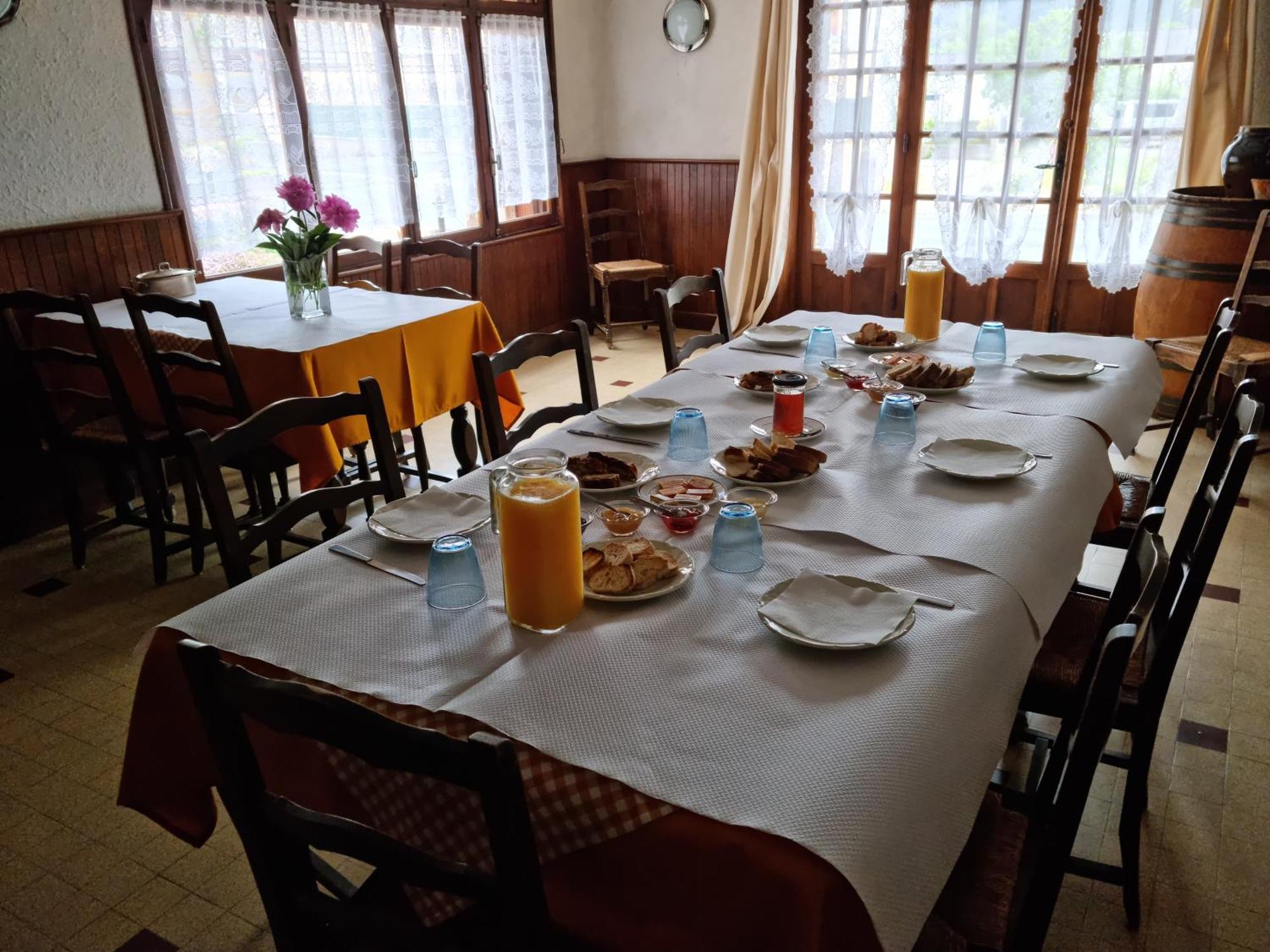 Bed and Breakfast Au Pont De La Gineze Barjac  Exterior foto