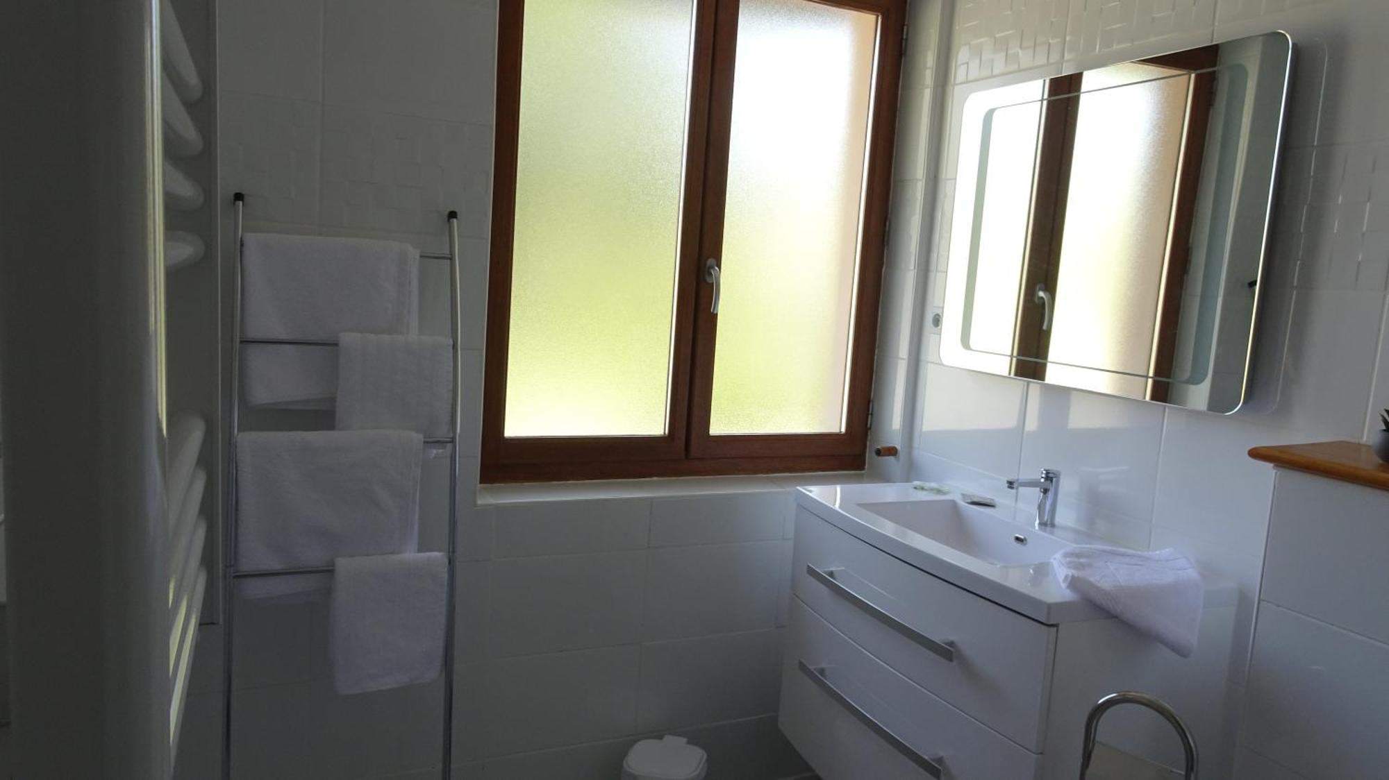 Bed and Breakfast Au Pont De La Gineze Barjac  Exterior foto